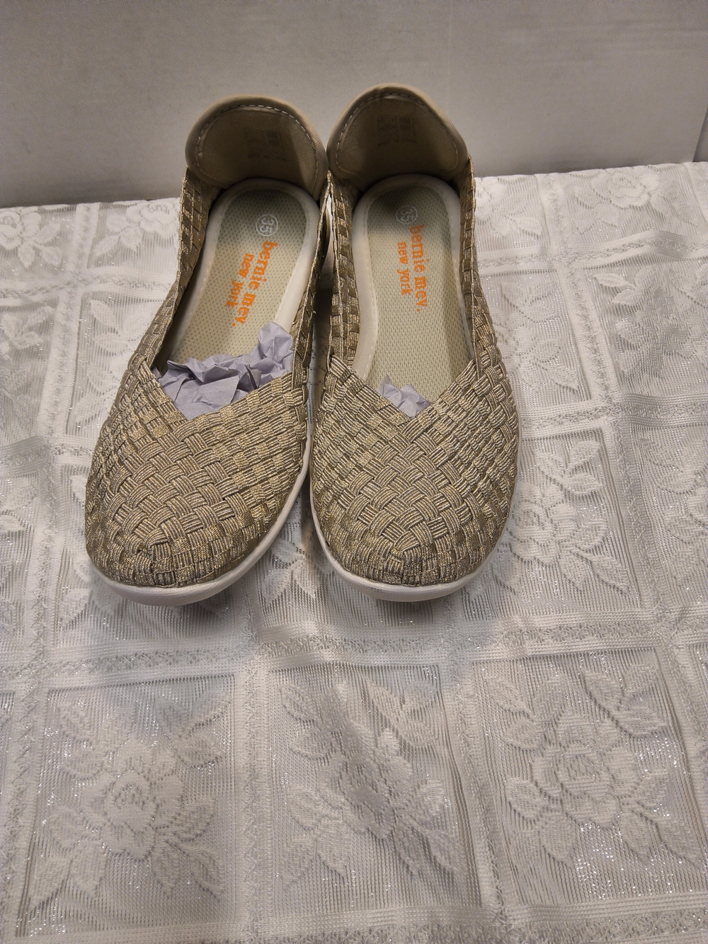New In Box bernie mev. Woven Catwalk Light Gold Slip-On Flats Size 35 Or 5
